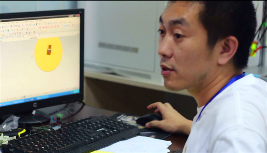 1435564754584900.jpg 墙绘机器人.jpg